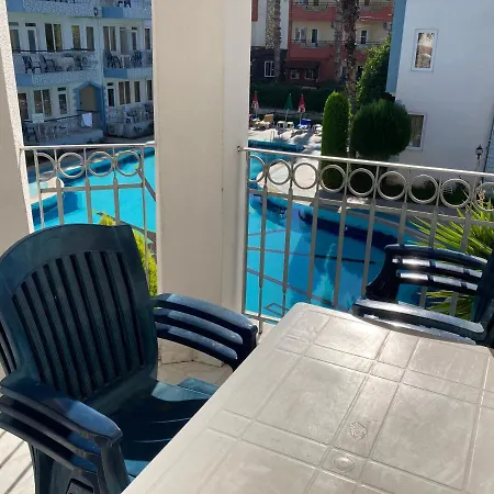 Popular 2 Bed Apart In Central With Many On Site Amenities Facilities Side
