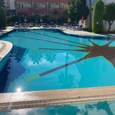Popular 2 Bed Apart In Central With Many On Site Amenities Facilities *